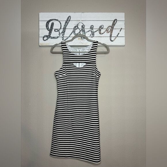 Olsenboye - Womeb’s black / white textured stripe dress - Picture 1 of 11